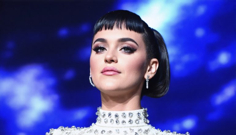 Kaatumaton Katy Perry: Listoilta Kaukosynteisiin